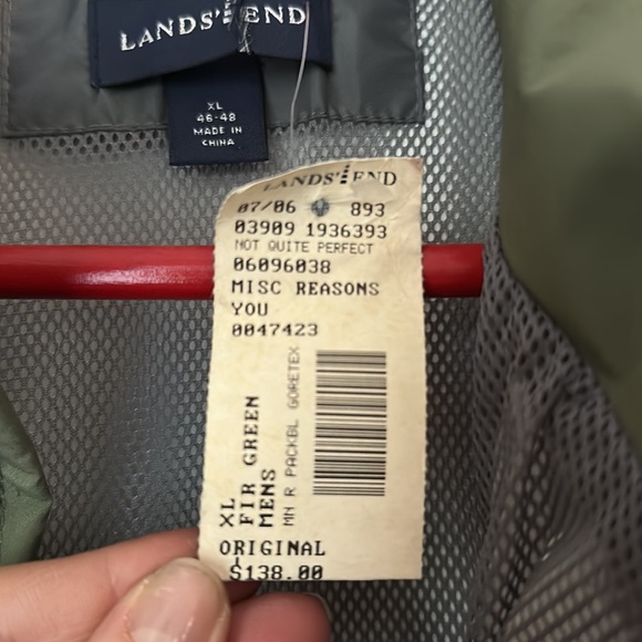 Land’s End Raincoat - Picture 3 of 4